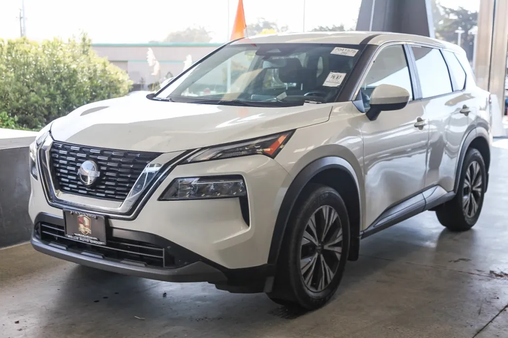 2023 Nissan Rogue SV photo 1