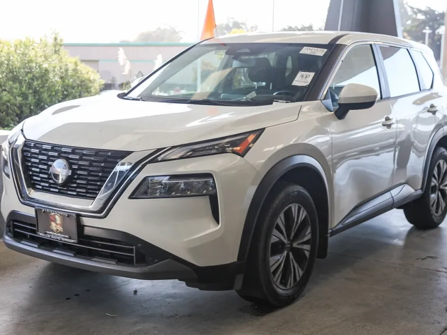 2023 Nissan Rogue SV photo 1