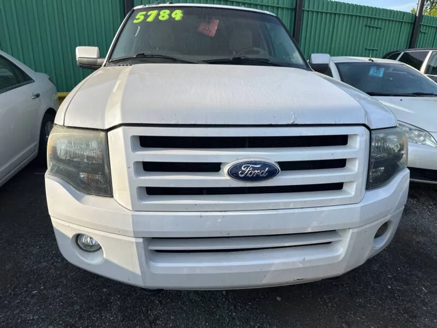 2010 Ford Expedition Limited photo 1