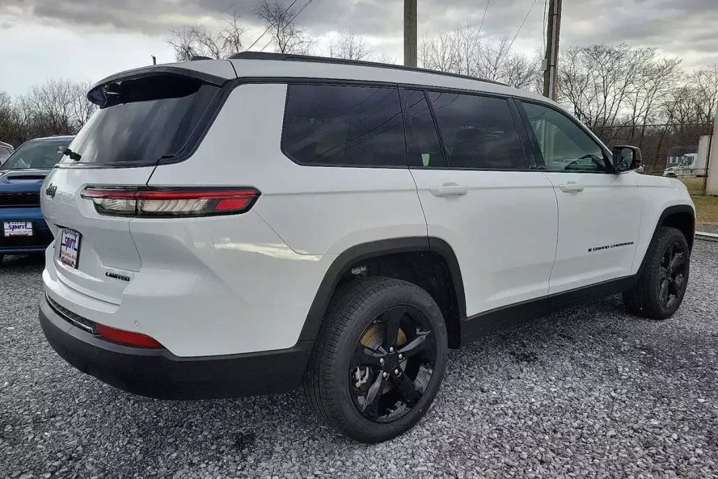 2025 Jeep Grand Cherokee Limited photo 1