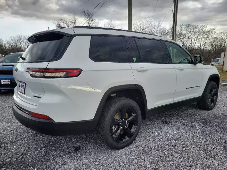 2025 Jeep Grand Cherokee Limited photo 1