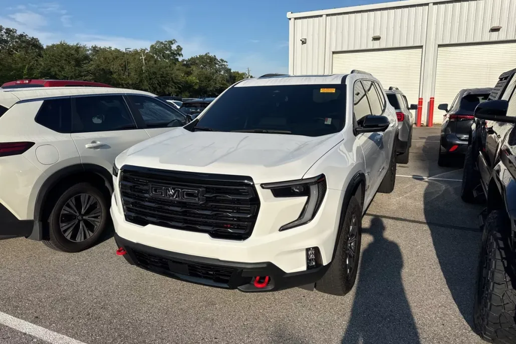 2024 Gmc Acadia AT4 photo 1