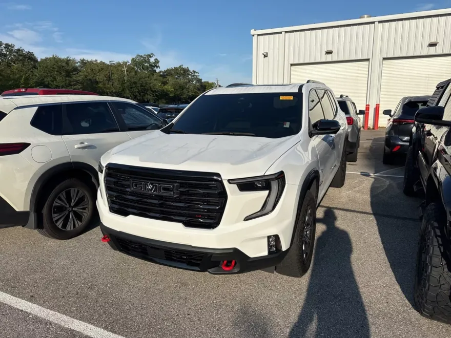 2024 Gmc Acadia AT4 photo 1