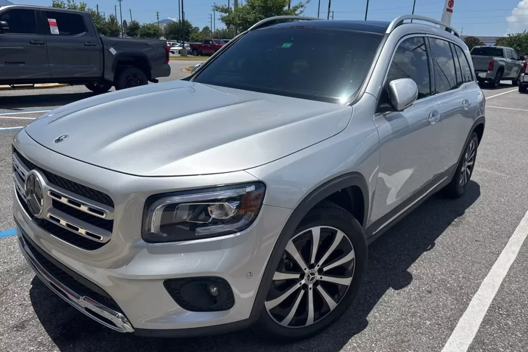 2023 Mercedes Benz GLB 250 4MATIC photo 1