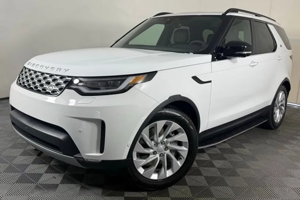 2025 Land Rover Discovery S photo 1
