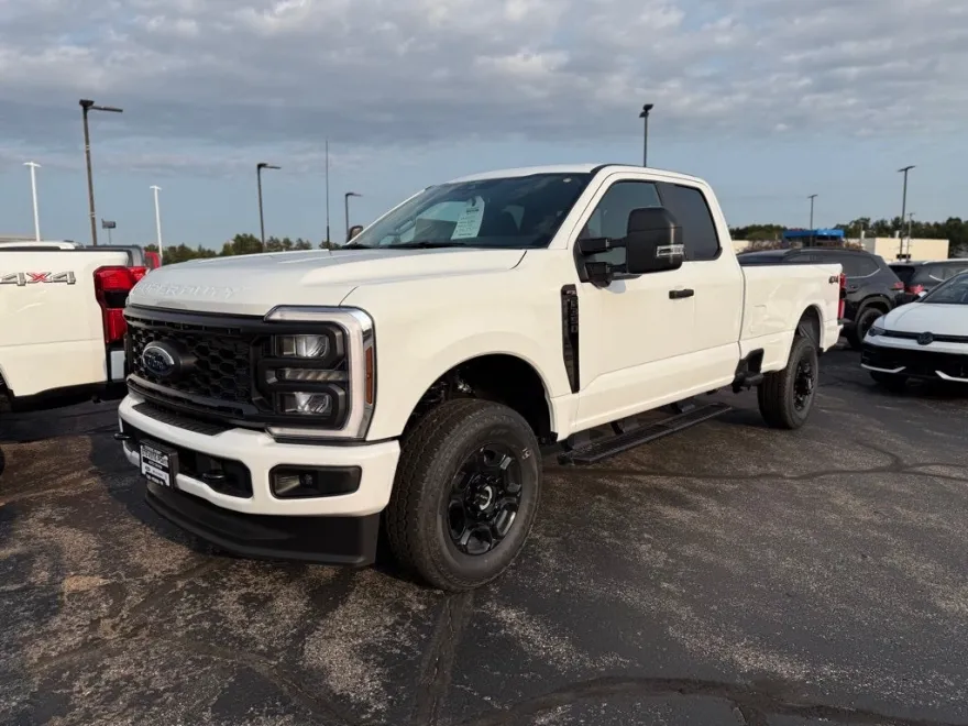 2025 Ford F-350 photo 1