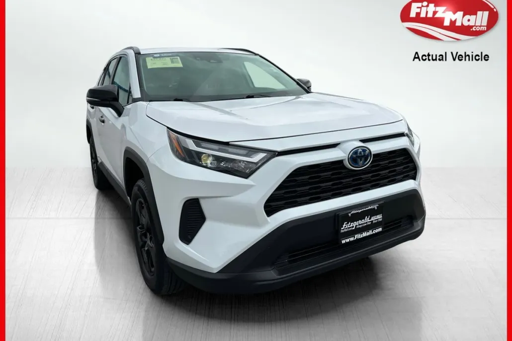 2024 Toyota RAV4 Hybrid XLE photo 1