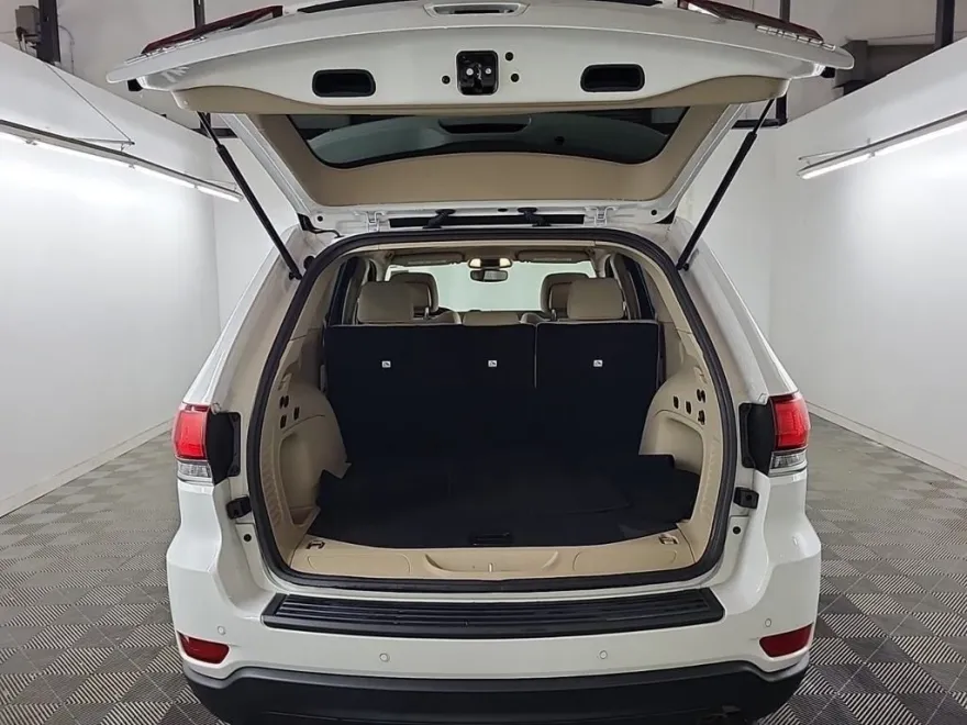 2022 Jeep Cherokee Laredo photo 1