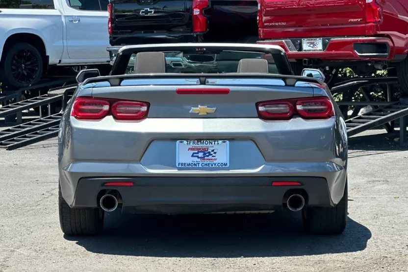 2020 Chevrolet Camaro 1LT photo 1