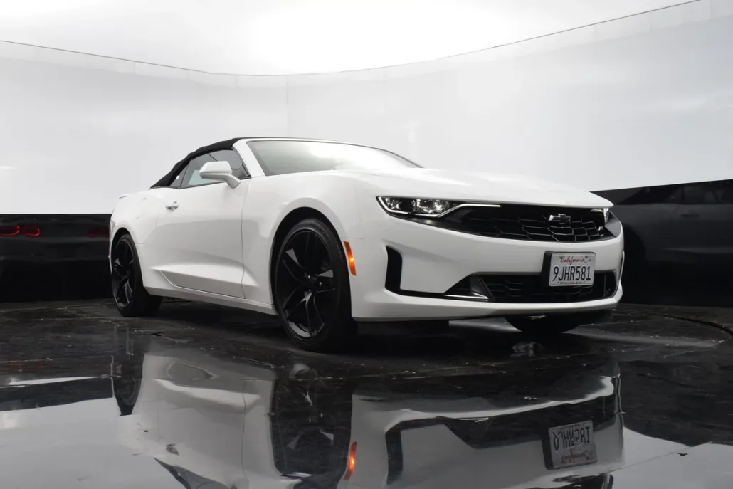 2023 Chevrolet Camaro 2LT photo 1