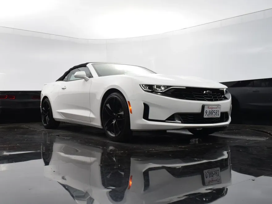 2023 Chevrolet Camaro 2LT photo 1