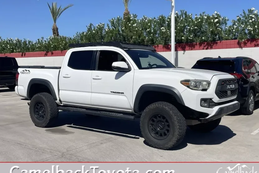 2019 Toyota Tacoma TRD Off-Road photo 1