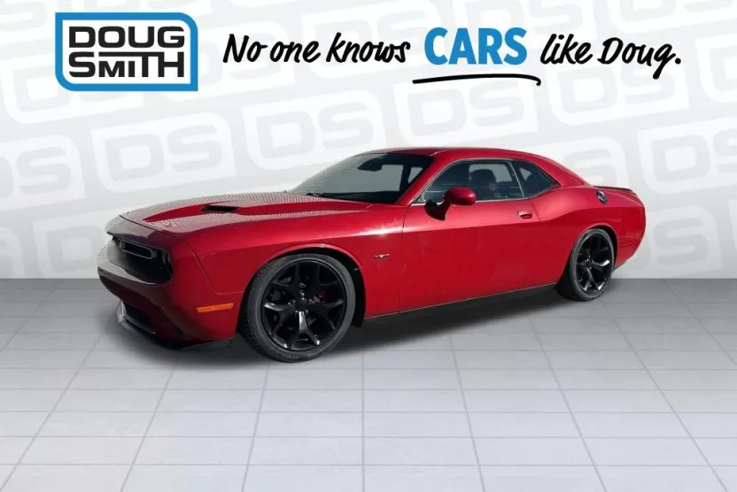 2016 Dodge Challenger SXT Plus photo 1
