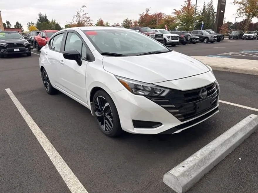 2025 Nissan Versa SR photo 1
