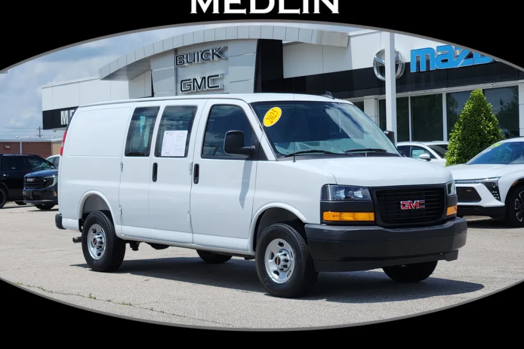 2025 Gmc Savana 2500 Cargo photo 1