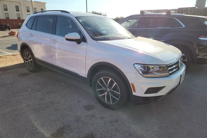 2020 Volkswagen Tiguan Sport photo 1