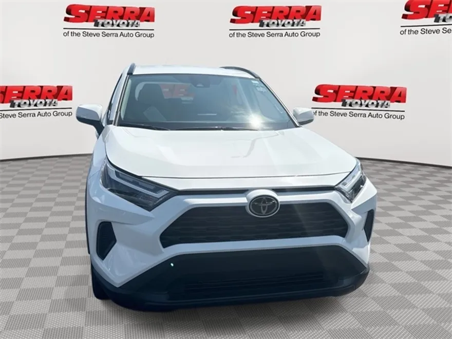2025 Toyota RAV4 XLE photo 1