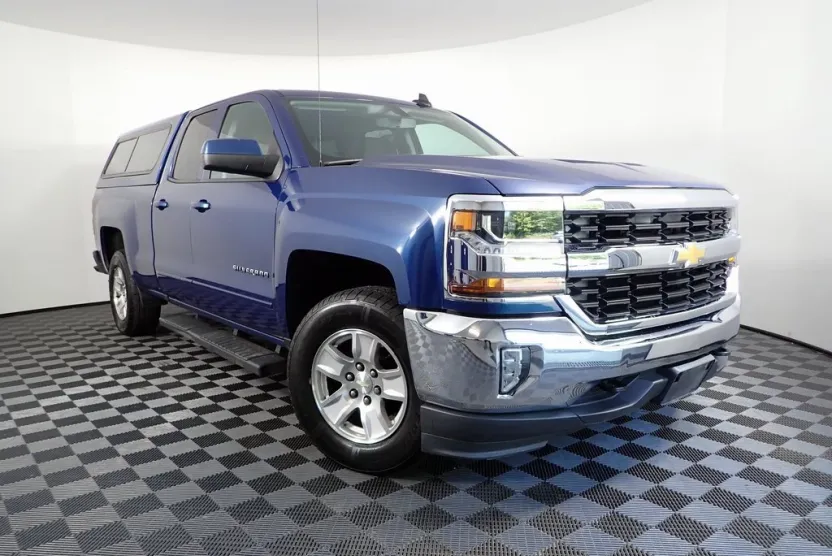 2016 Chevrolet Silverado 1500 LT photo 1