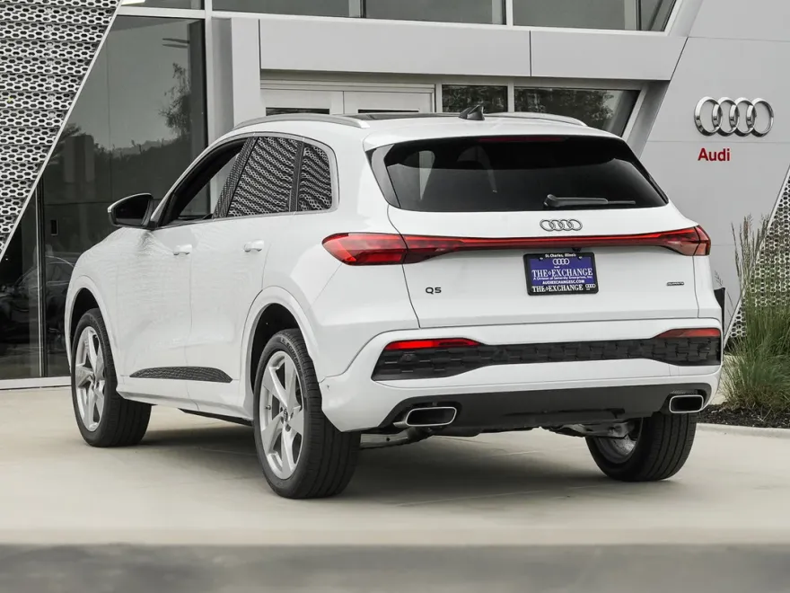 2025 Audi Q5 Premium Plus photo 1