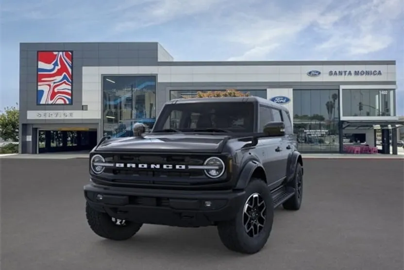 2025 Ford Bronco Outer Banks photo 1