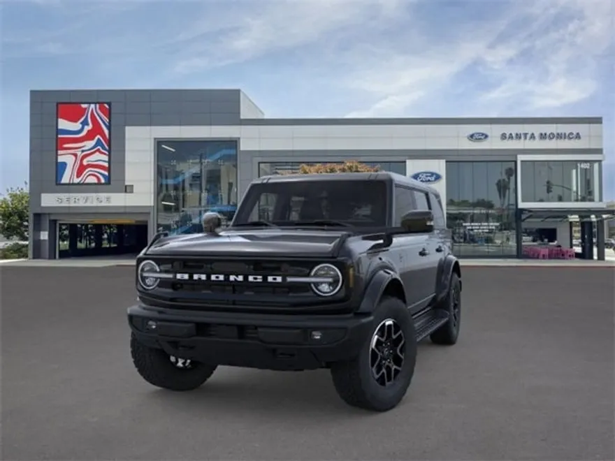 2025 Ford Bronco Outer Banks photo 1