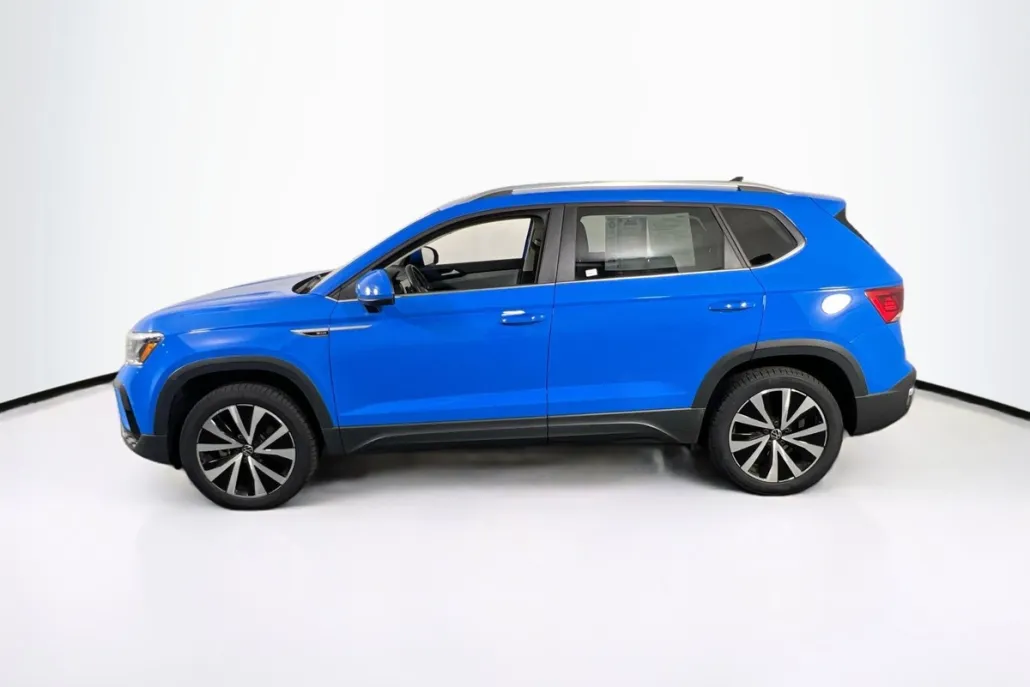 2022 Volkswagen Taos SE photo 1