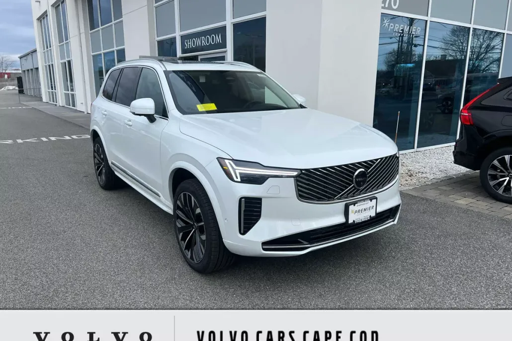 2025 Volvo XC90 T8 Plus photo 1