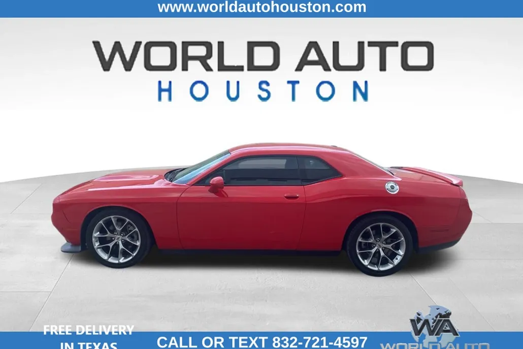2022 Dodge Challenger GT photo 1