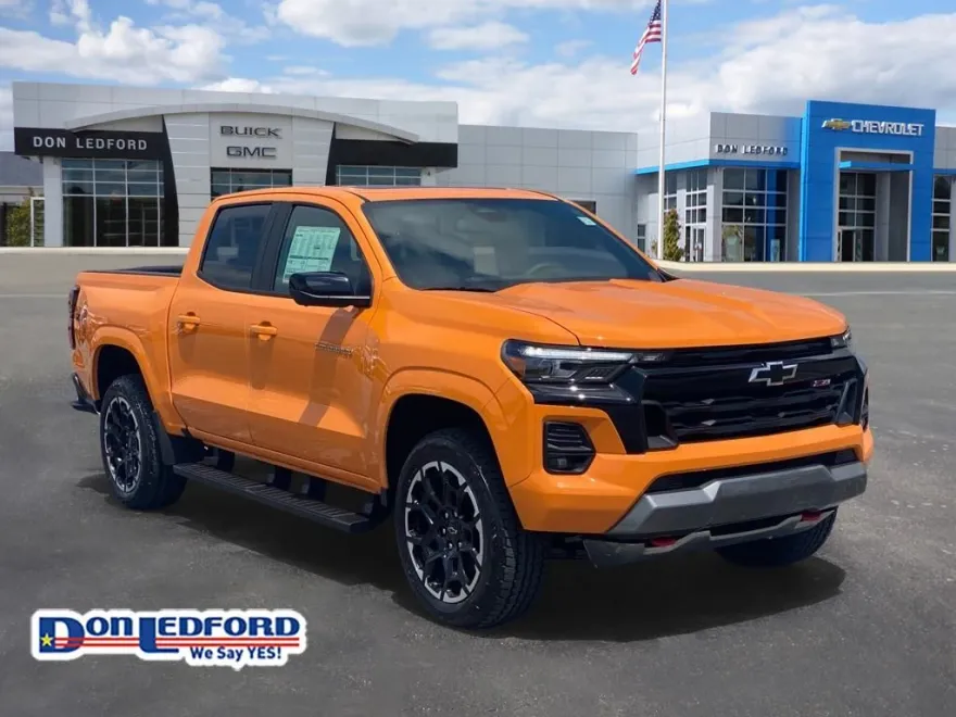 2026 Chevrolet Colorado Z71 photo 1