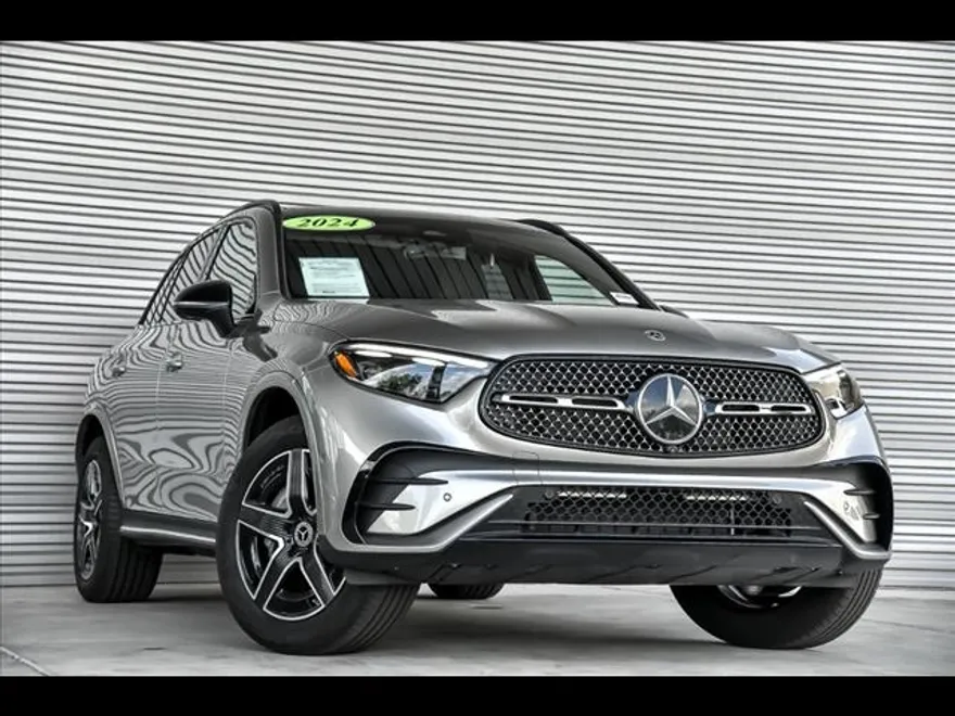 2024 Mercedes Benz GLC 300 4MATIC photo 1