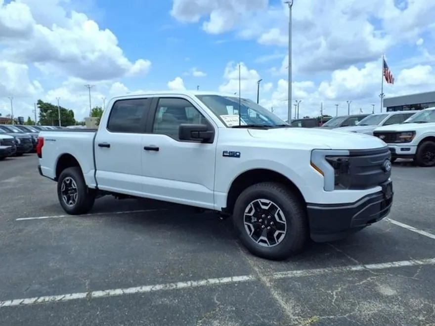 2024 Ford F-150 Lightning photo 1