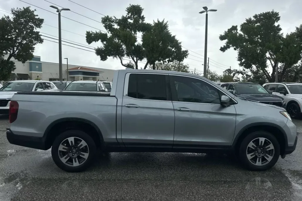 2019 Honda Ridgeline RTL-T photo 1