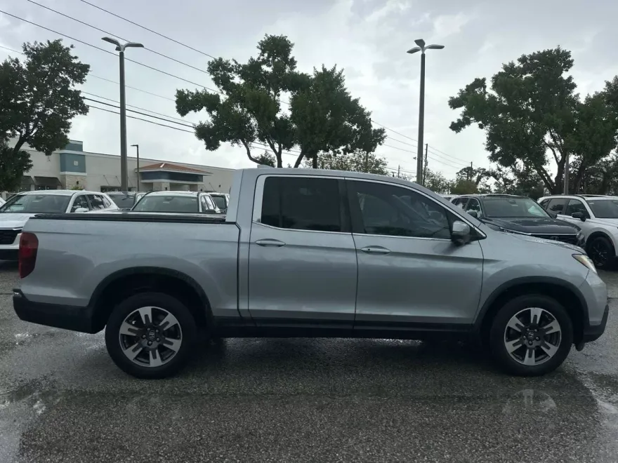 2019 Honda Ridgeline RTL-T photo 1