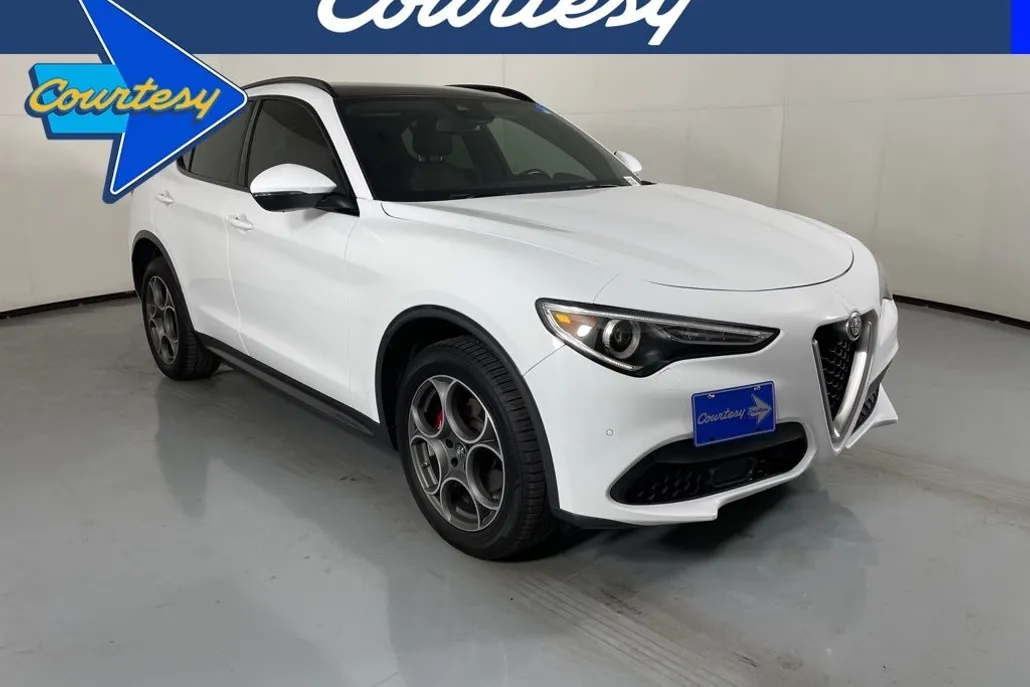 2022 Alfa Romeo Stelvio Ti photo 1