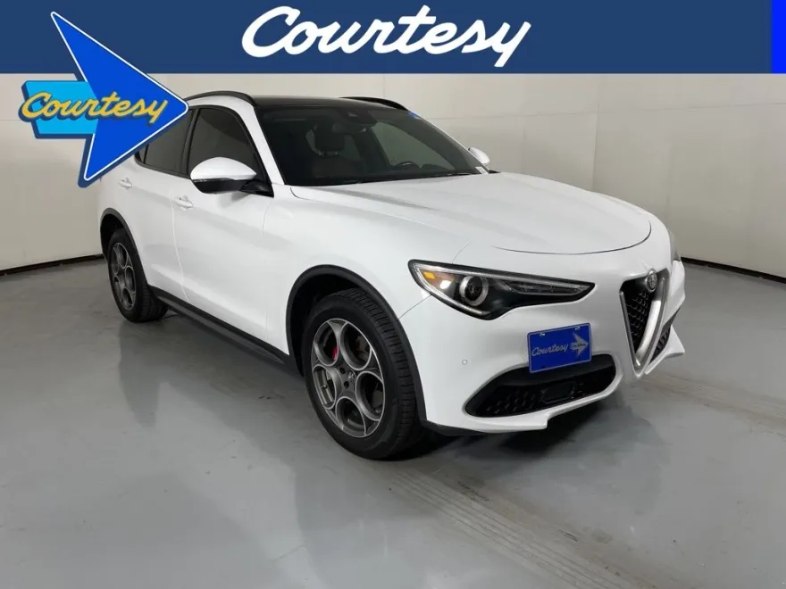 2022 Alfa Romeo Stelvio Ti photo 1
