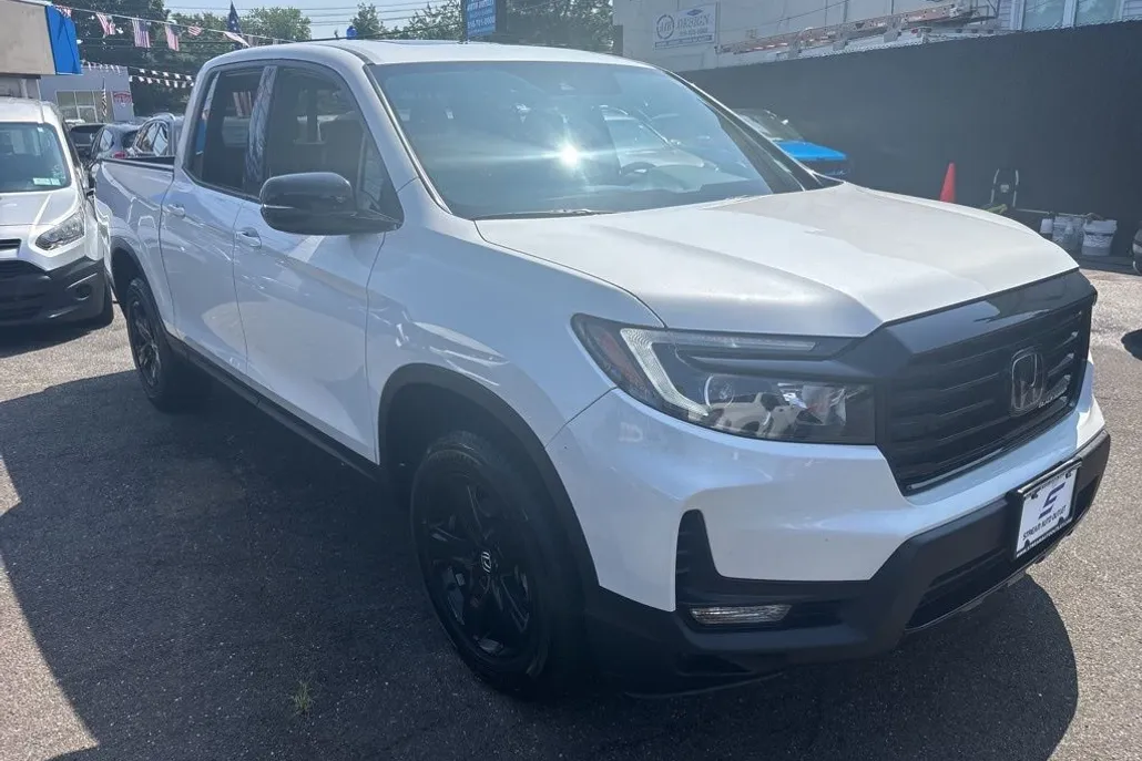 2023 Honda Ridgeline Black Edition photo 1