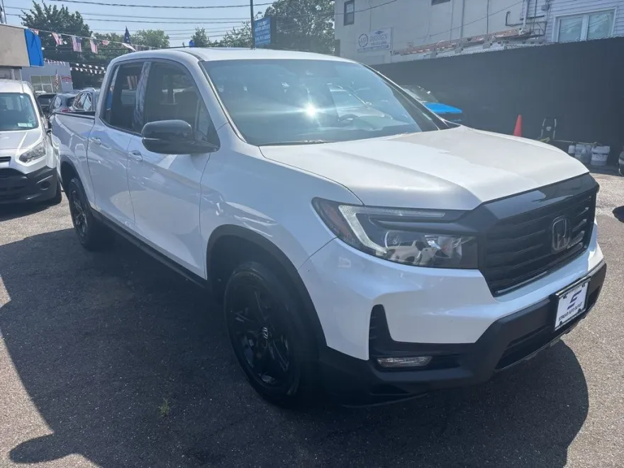 2023 Honda Ridgeline Black Edition photo 1