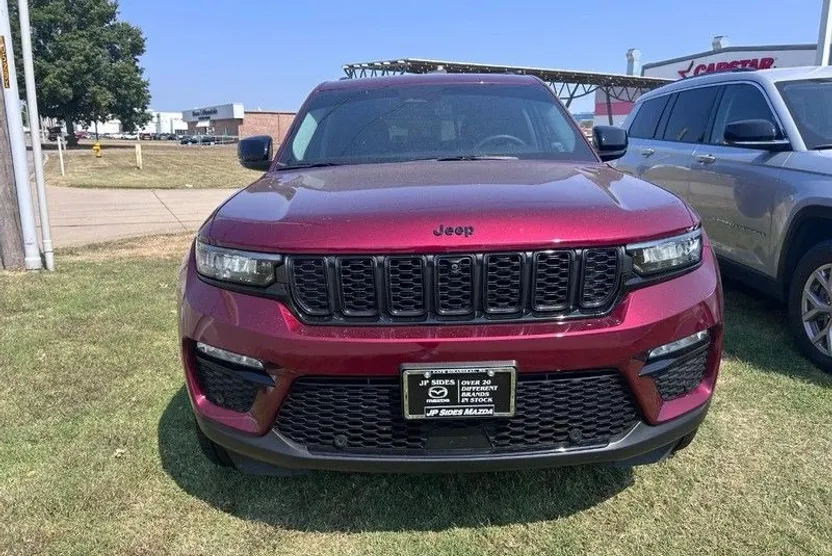 2023 Jeep Grand Cherokee Limited photo 1