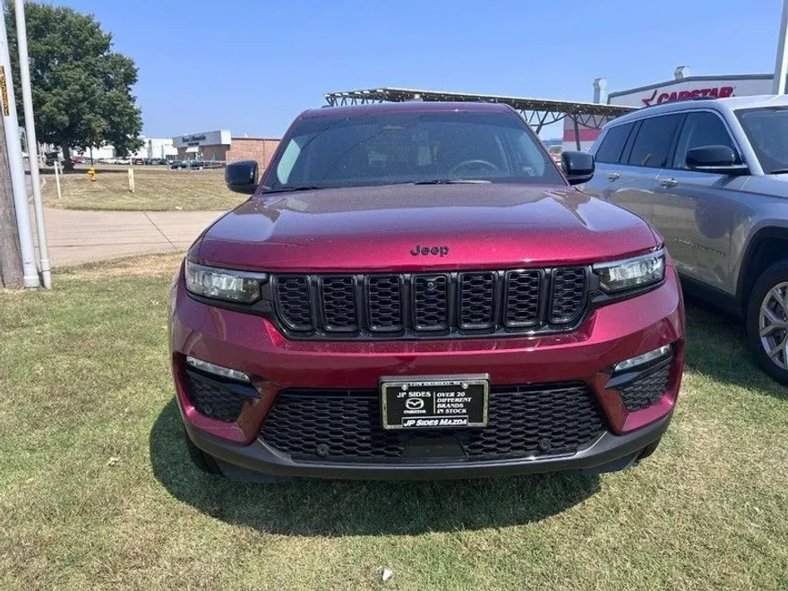 2023 Jeep Grand Cherokee Limited photo 1