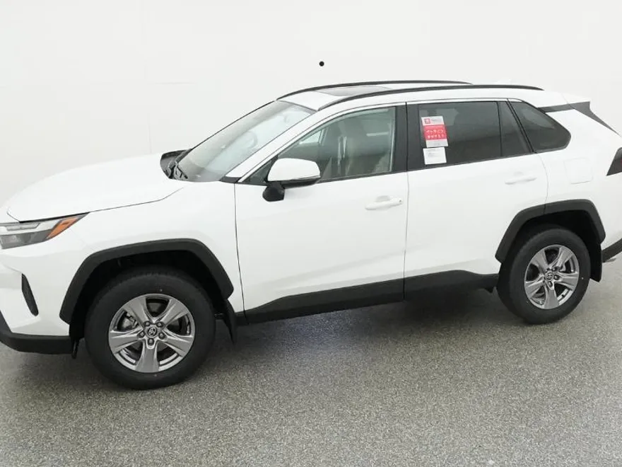 2025 Toyota RAV4 XLE photo 1
