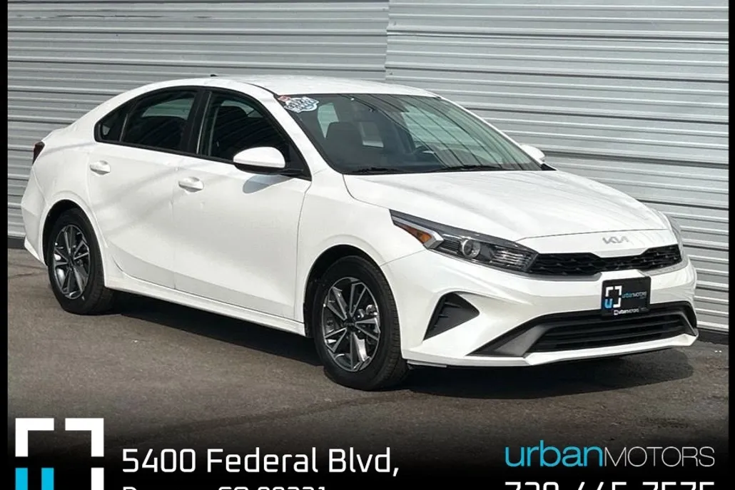 2023 Kia Forte LXS photo 1