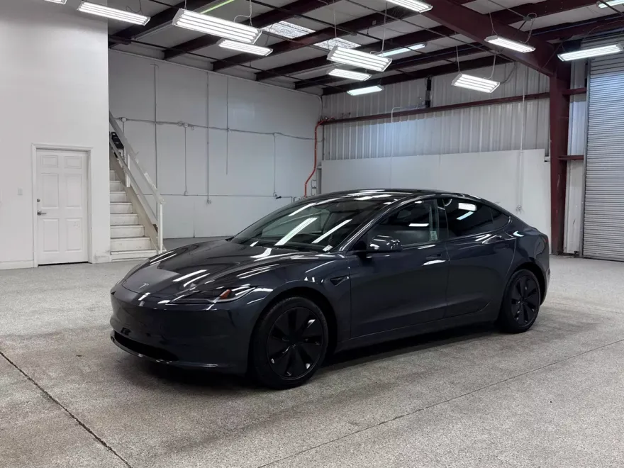 2024 Tesla Model 3 Long Range photo 1
