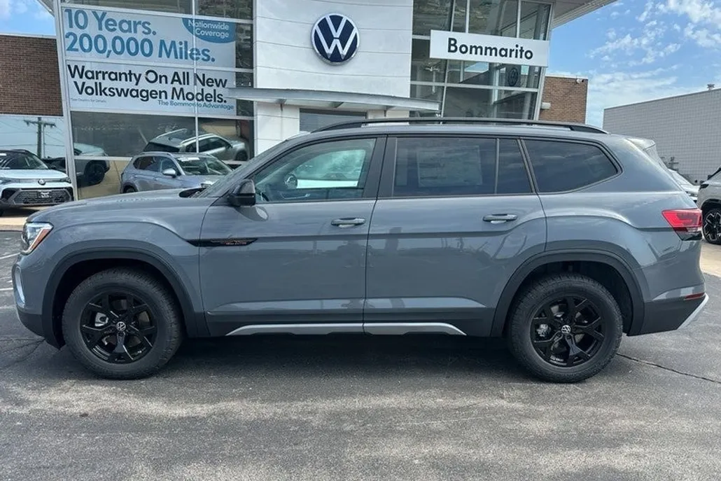2025 Volkswagen Atlas Peak Edition SE Technology photo 1