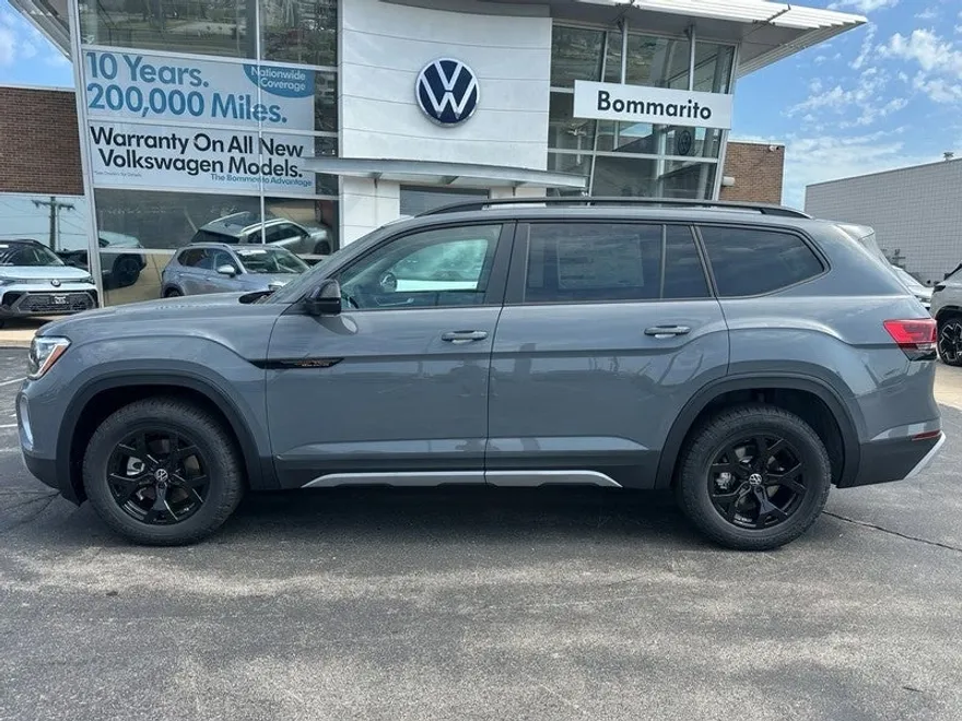 2025 Volkswagen Atlas Peak Edition SE Technology photo 1