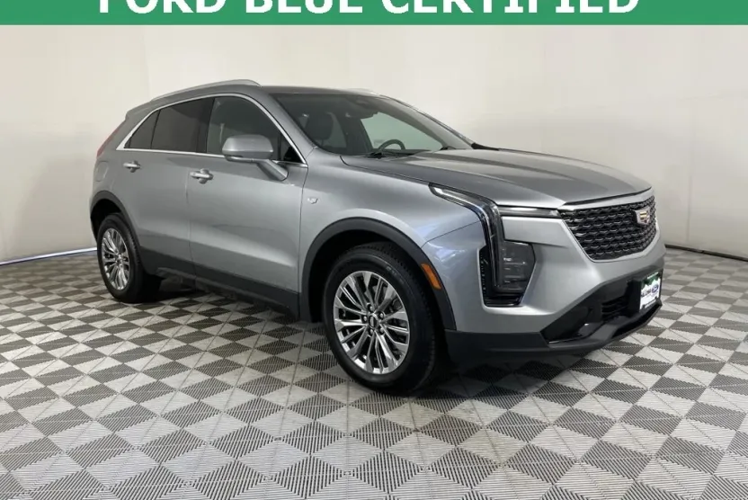 2024 Cadillac XT4 Premium Luxury photo 1