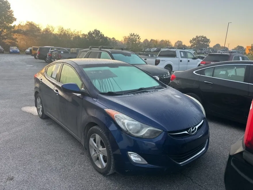 2013 Hyundai Elantra GLS photo 1