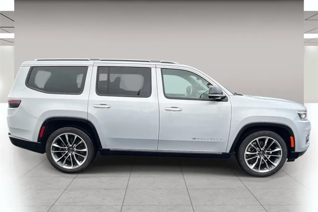 2023 Jeep Wagoneer Series III photo 1