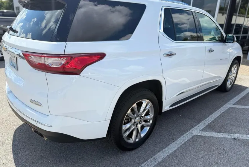 2018 Chevrolet Traverse High Country photo 1