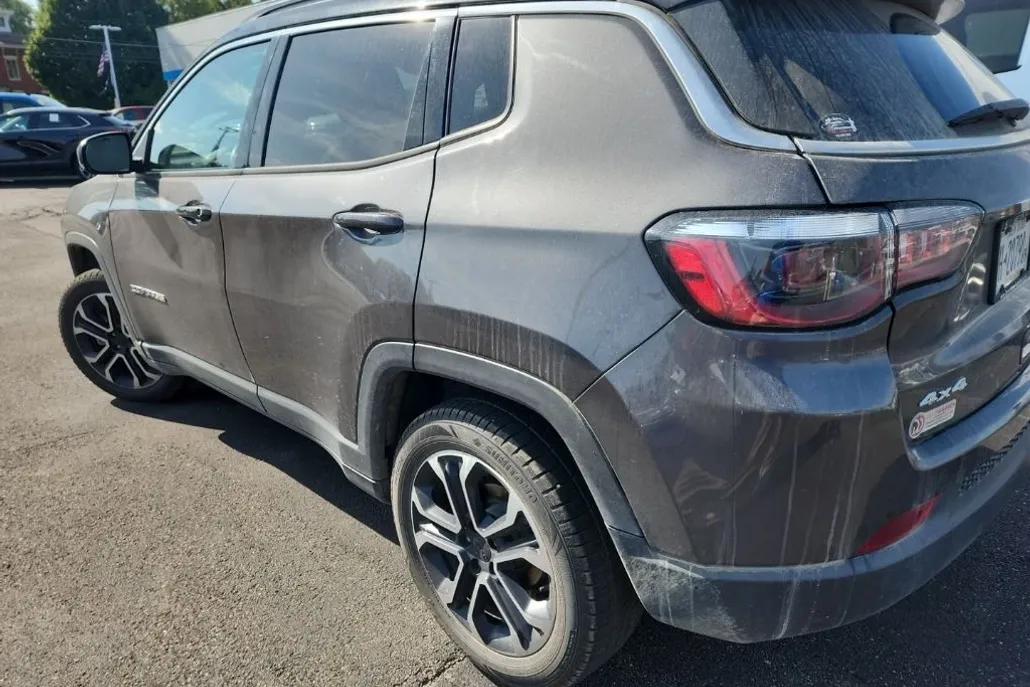 2022 Jeep Compass Limited photo 1