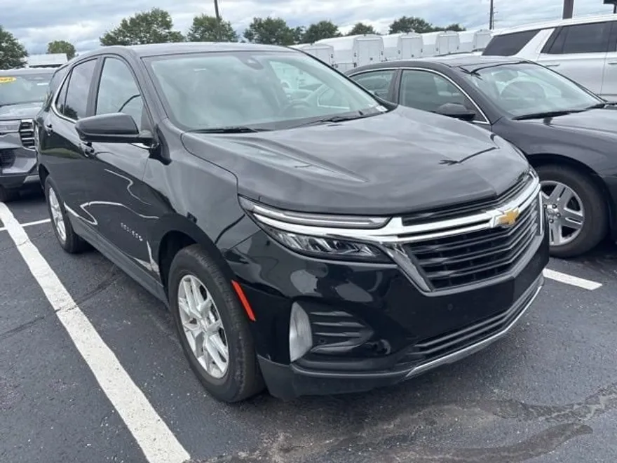 2022 Chevrolet Equinox LT photo 1